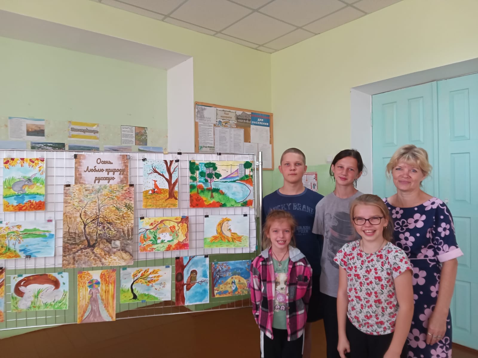 Выставка детских и юношеских рисунков на тему 